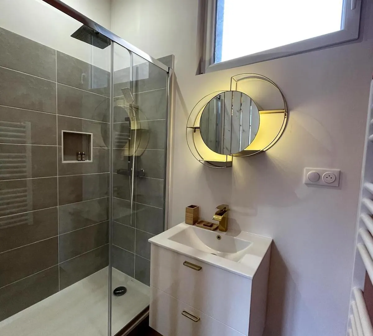 Apartment Agreable Maison De Ville Tout Confort Villerurbanne Villeurbanne